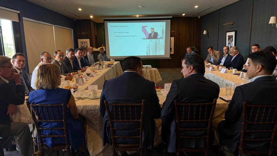 Fortalece Pérez Cuéllar lazos con empresarios inmobiliarios de Chihuahua capital