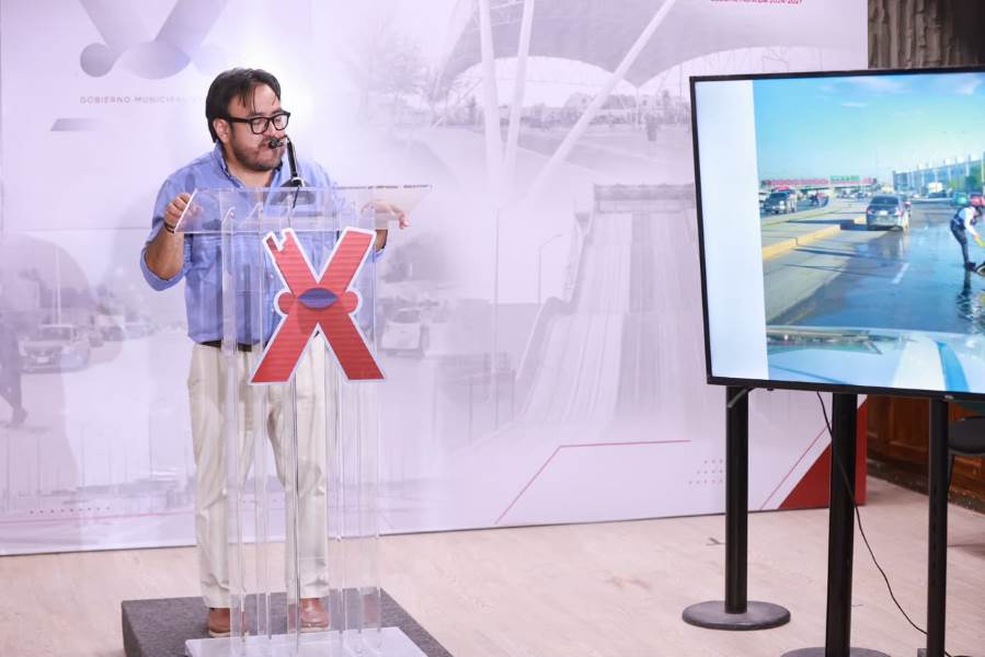 Lluvias y retorno de aguas residuales dañan la avenida Juárez-Porvenir