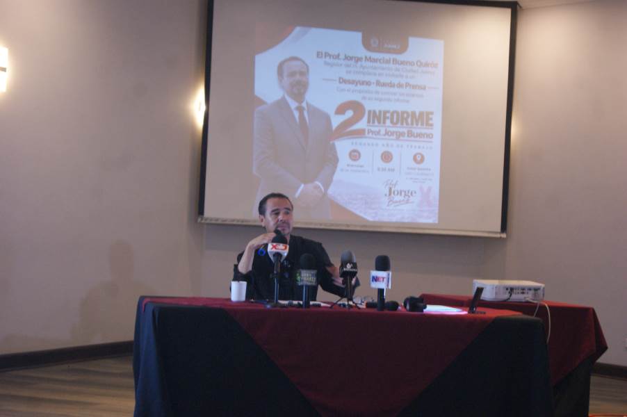 Jorge Bueno destaca apoyo municipal a más de 700 escuelas y anuncia informe de actividades