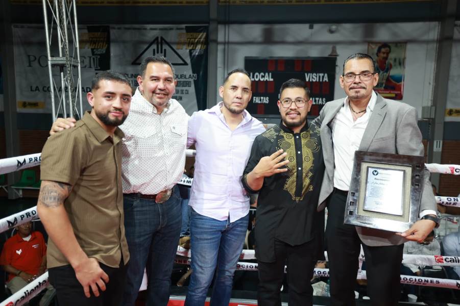 Pérez Cuéllar lleva respaldo al boxeo durante visita a Nuevo Casas Grandes