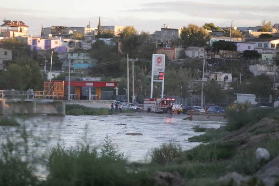 Crece el río Bravo y activan operativo preventivo ante posible desbordamiento en Juárez
