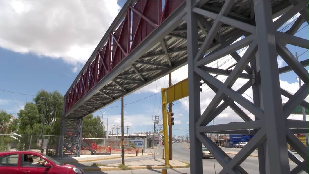 Habilitan puente peatonal en Tapioca y Manuel J. Clouthier ante lluvias