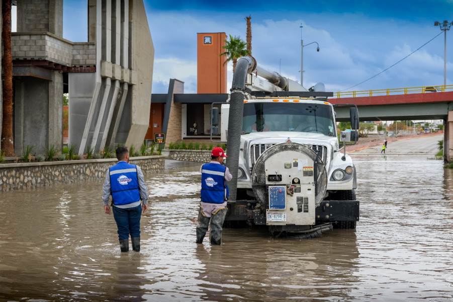JMAS desplegó tres vactor para desaguar avenida De las Torres
