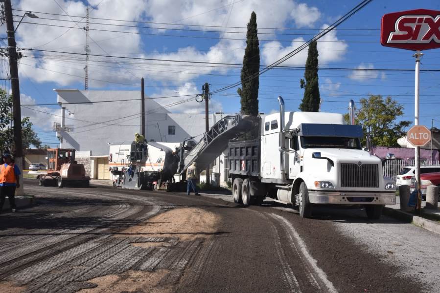 Repavimentan calles Dinamarca y Escocia con inversión superior a 3 mdp