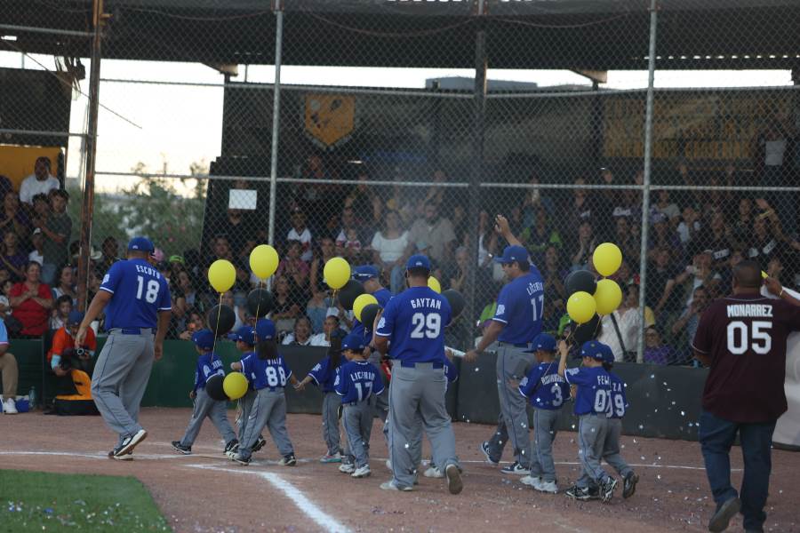 Encienden nuevos campos de la Liga Villahermosa para ampliar horarios de juego