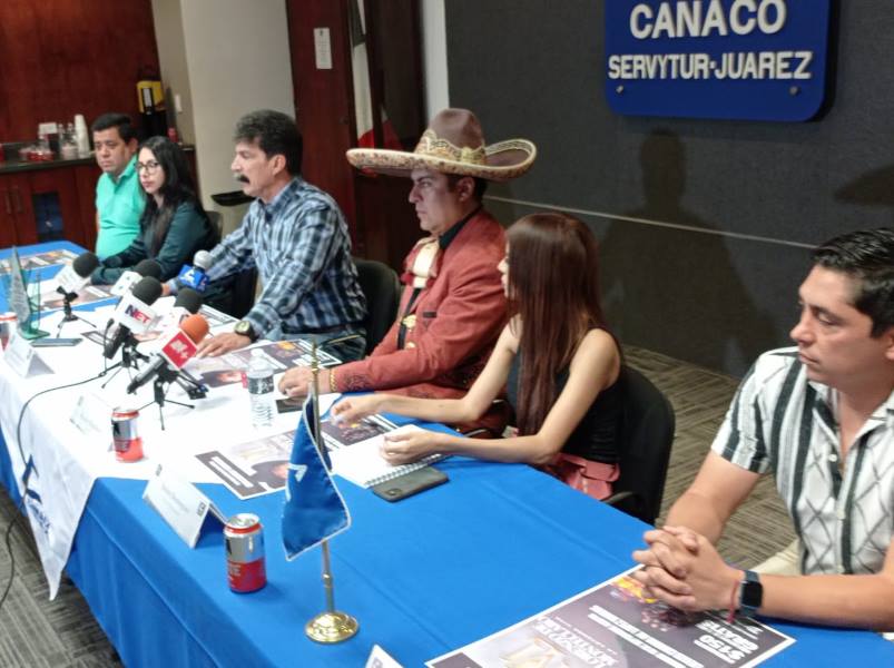 Invitan a charreada con la actuación estelar del cantante Lorenzo de Monteclaro.