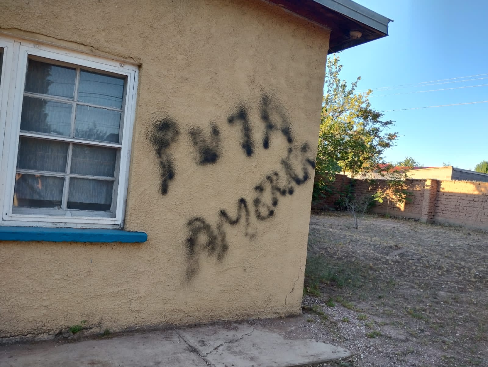 Responsabiliza diputada al estado por su seguridad y la de su familia.