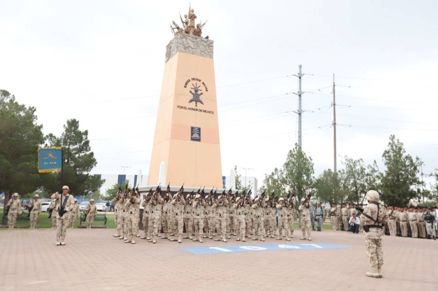 Conmemoran autoridades civiles y militares el Día de los Niños Héroes