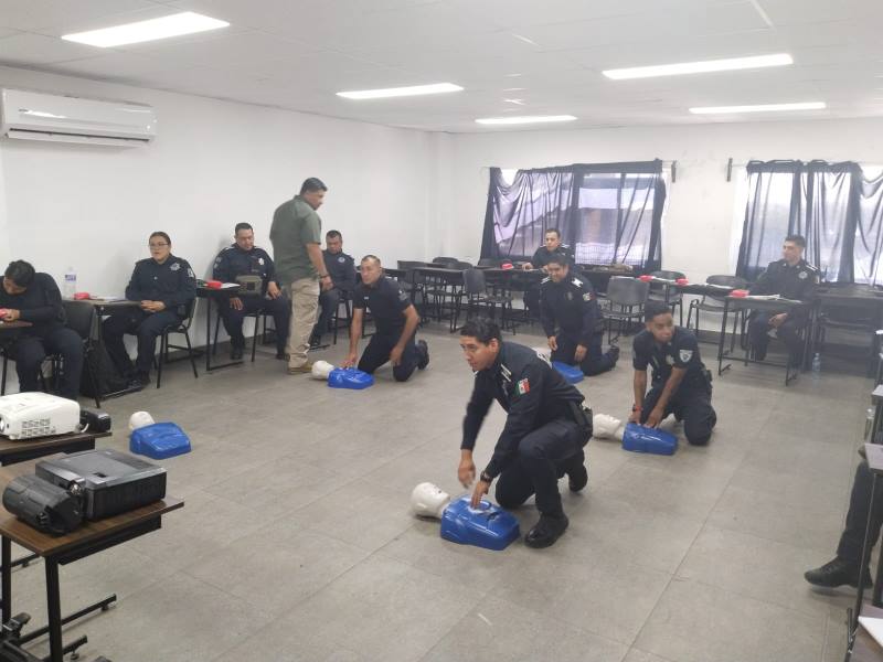 Policías municipales reciben capacitación en atención a adictos de fentanilo