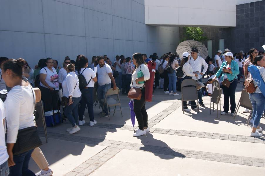 Continúa exigencia de maestros para la distribución de libros de texto en las escuelas.