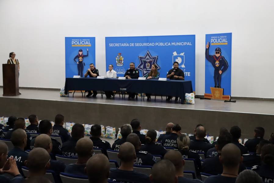 Reconocen a Policías Municipales destacados en el mes de agosto