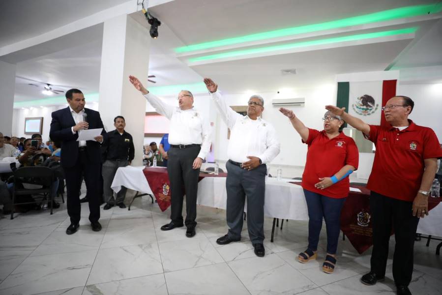 Toma protesta nueva directiva de la Asociación de Jubilados y Pensionados del Municipio