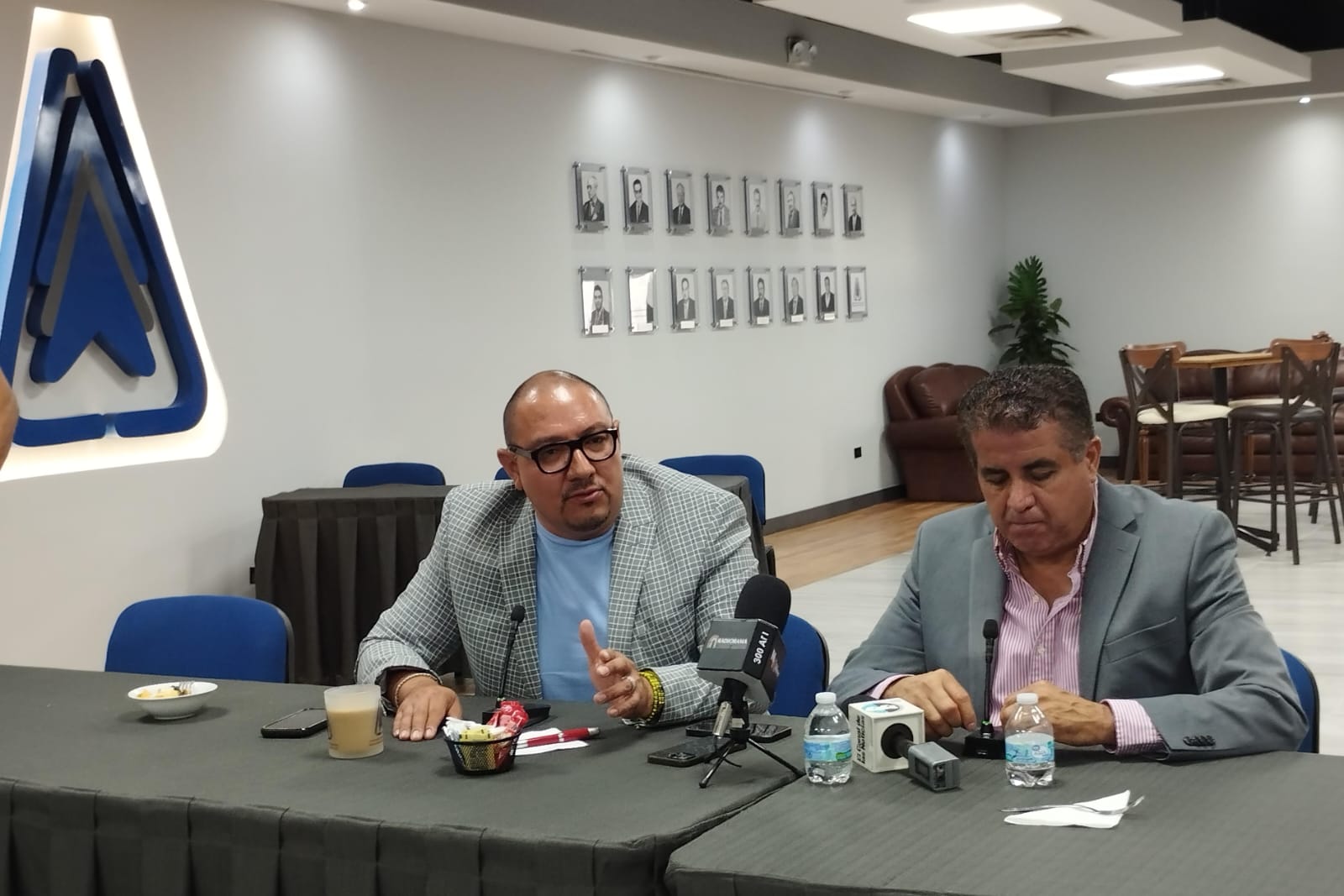 Gran cantidad de vehículos siguen en condición irregular.