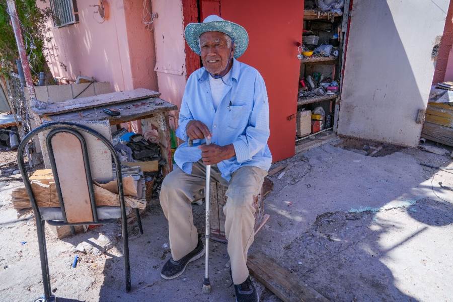 La J+ reparó drenaje sanitario de adulto mayor en la colonia Aztecas