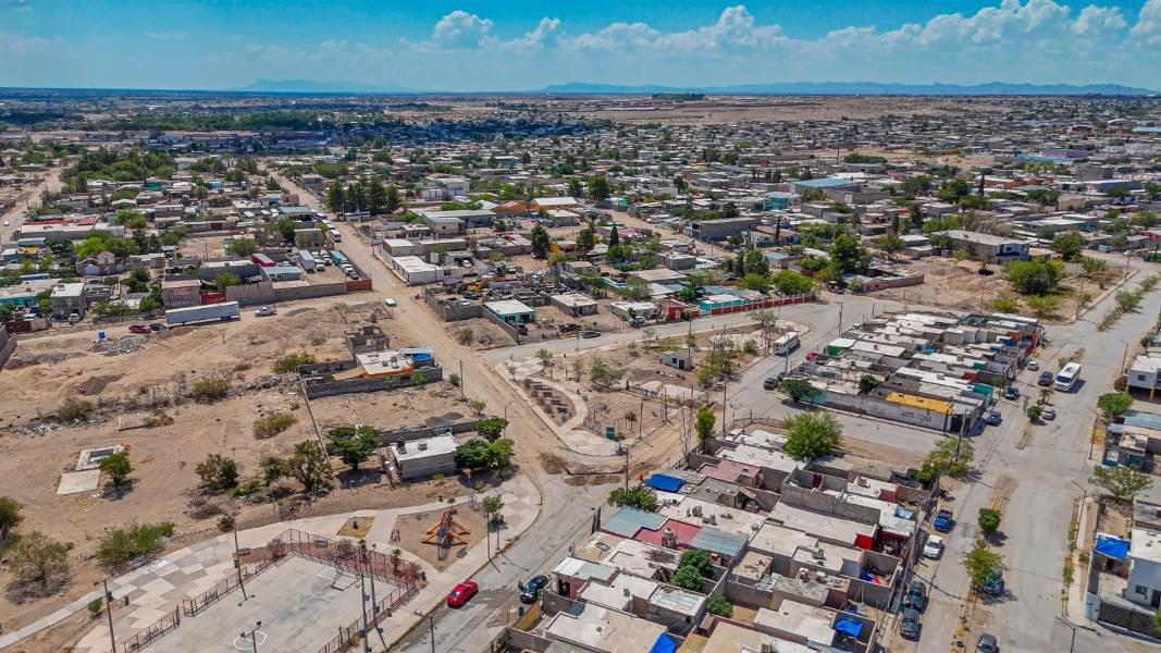 Inicia la instalación de red de agua potable en el ejido El Sauzal, Valle de Juárez
