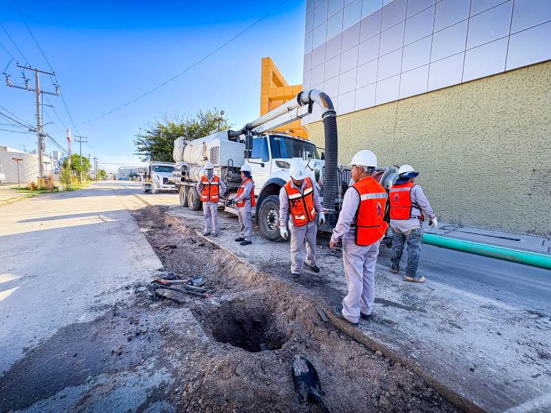 Reparó la JMAS red de drenaje en la calle Camperos tras hundimiento