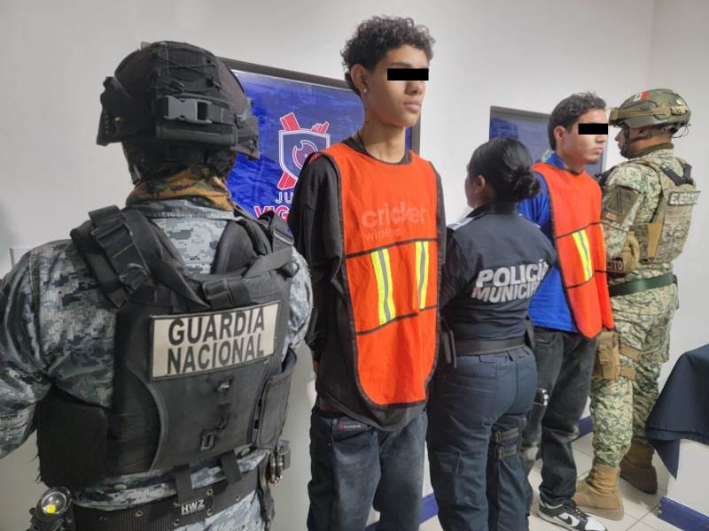 Tres detenidos por posesión de vehículos con reporte de robo en distintos puntos de la ciudad