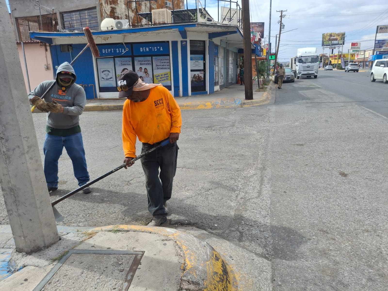 Mantienen trabajos de limpieza en 48 vialidades principales.