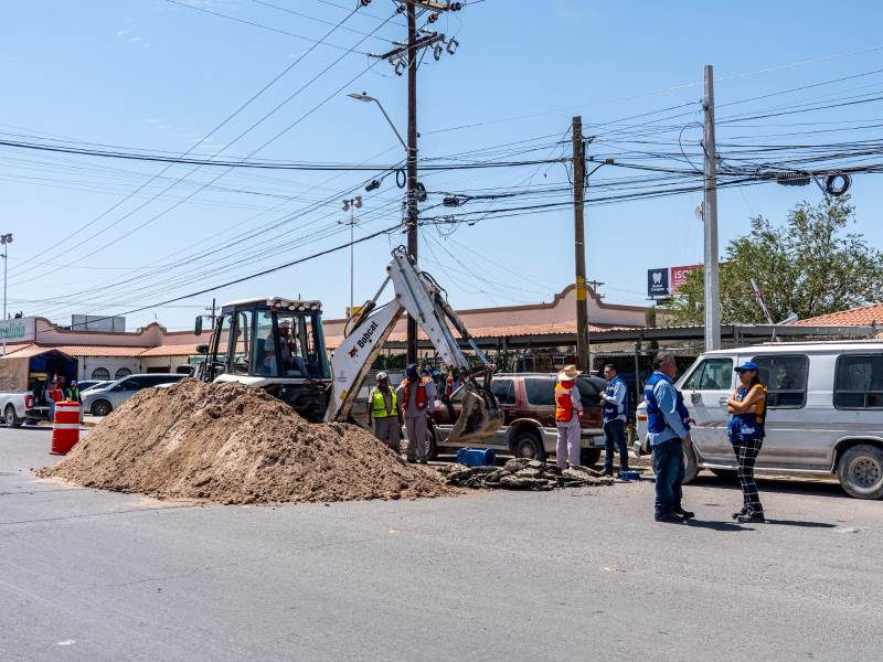 Instala JMAS segunda válvula para frenar brotes de aguas residuales en  fraccionamiento Río Bravo