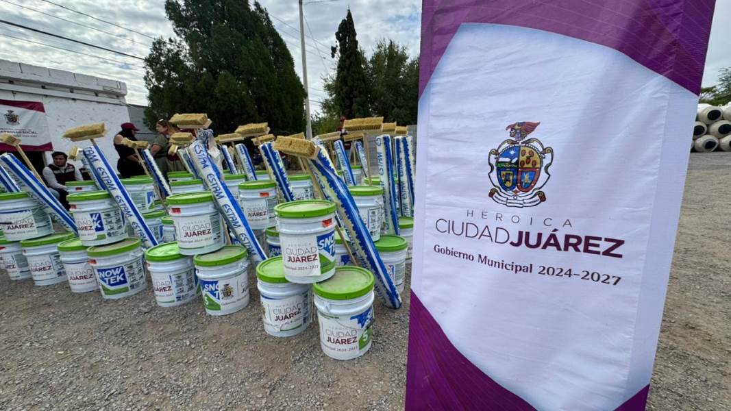 Entregan impermeabilizante a 200 familias de Ciudad Juárez
