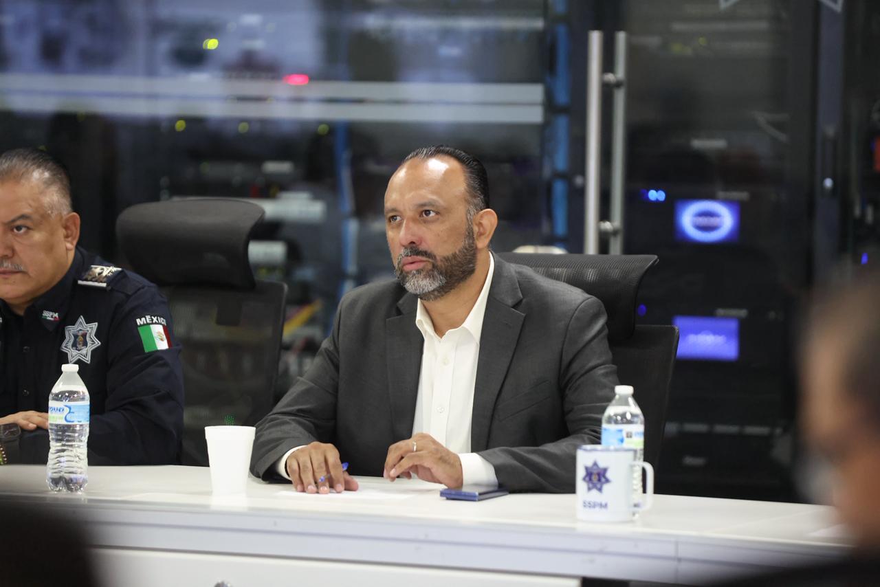 Revisa alcalde avances en materia de seguridad durante reunión interinstitucional.