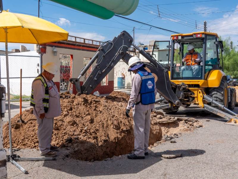 JMAS repara cuatro hundimientos provocados por fallas en la red de drenaje