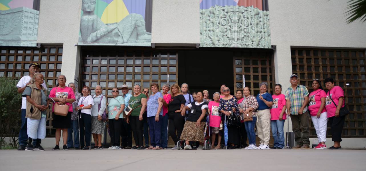 Llevan a adultos mayores a jornada cultural y recreativa en el Centro Cultural de las Fronteras