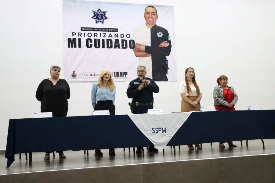 Asisten elementos municipales y policías viales a foro de salud mental “Priorizando mi cuidado”