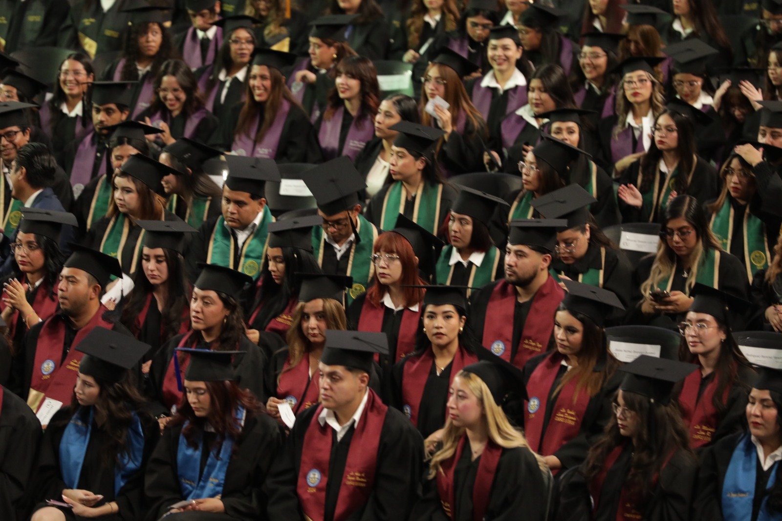 Más de 400 nuevos profesionistas egresan de la UACJ