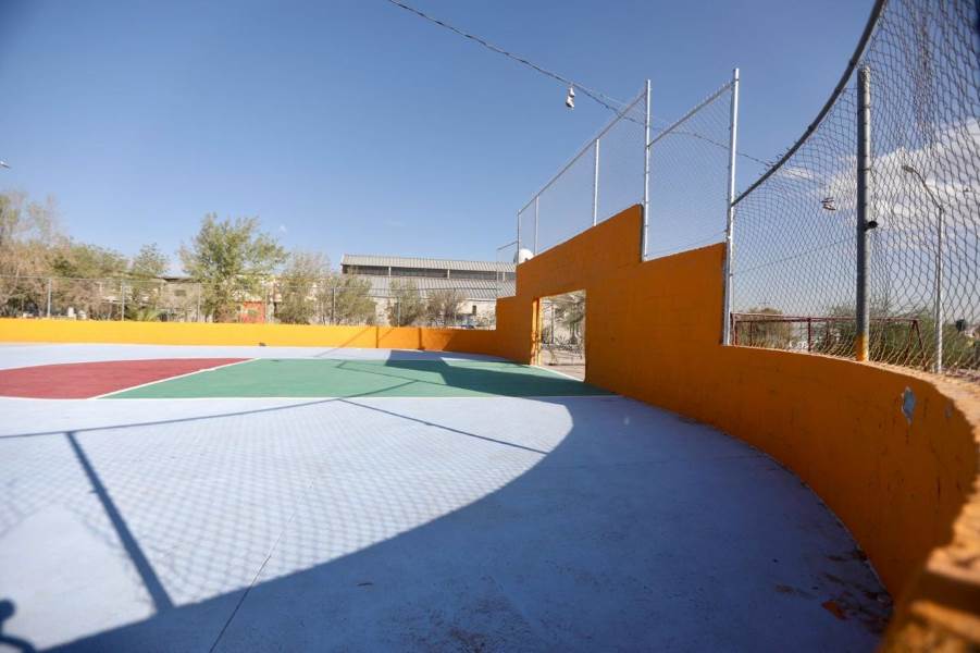 Trabaja Obras Públicas en la rehabilitación de los parques en la colonia Tierra Nueva I