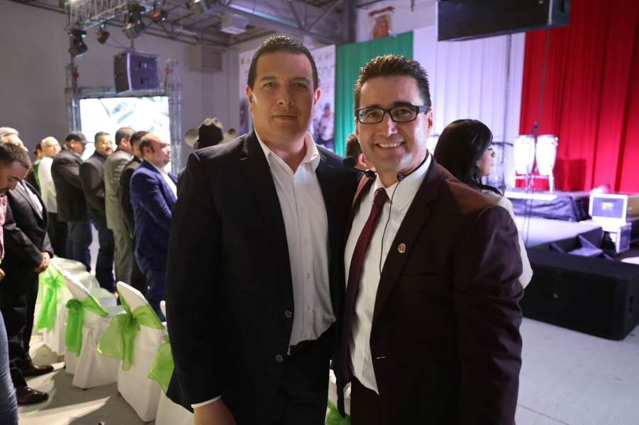 Acude el director de Desarrollo Social al informe del alcalde de Guadalupe, Distrito Bravos