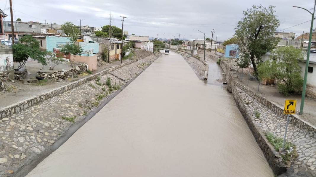 Impiden circulación vehicular en Viaducto Diaz Ordaz
