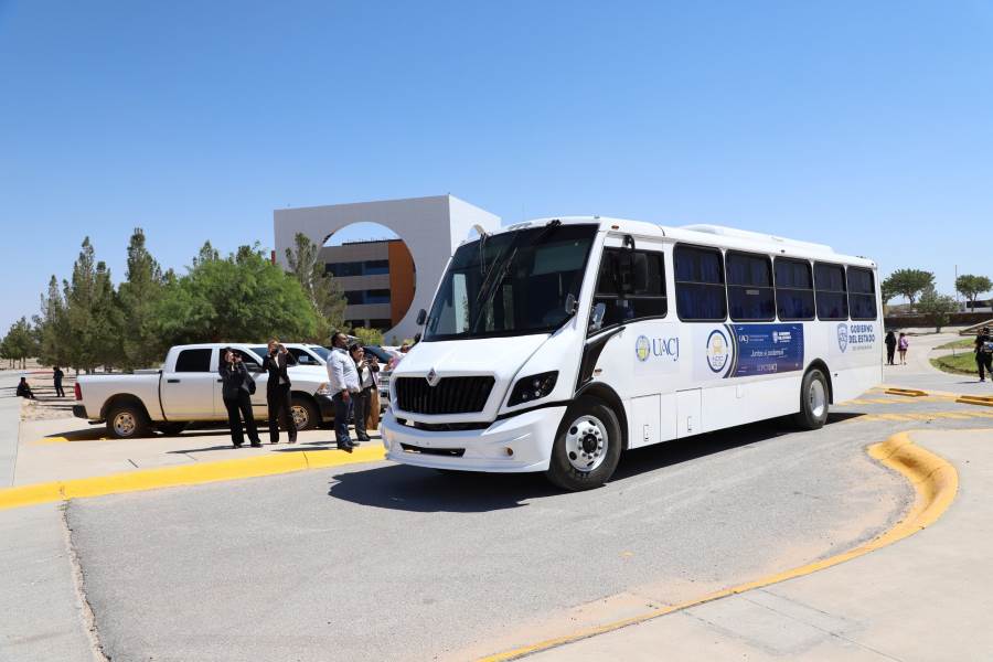 Entregaron nuevas unidades de Indio Bus a alumnos de Ciudad Universitaria