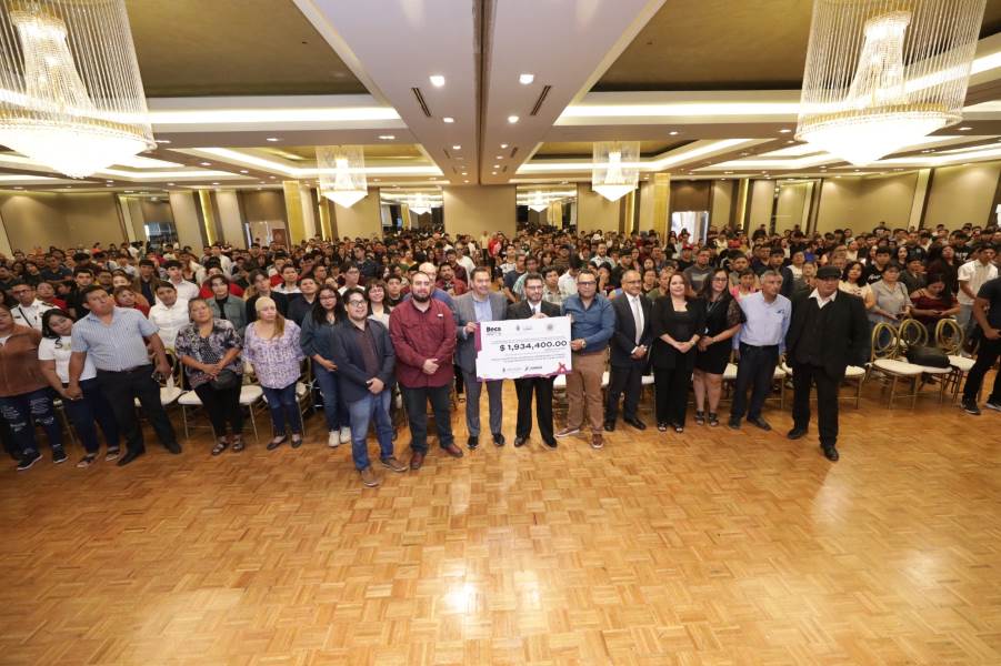 Refrenda Presidente Municipal su compromiso con la educación