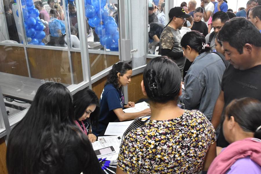 Realizaron Feria del Empleo en el CAST Conalep Juárez