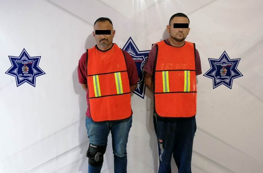 Arrestan a dos sujetos en posesión de un camión con reporte de robo