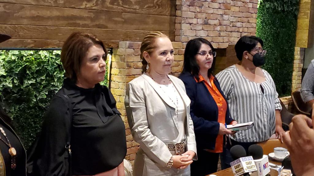 La candidata a la Presidencia Municipal Adriana Fuentes Téllez, denunció a opositores políticos de violencia de género. 