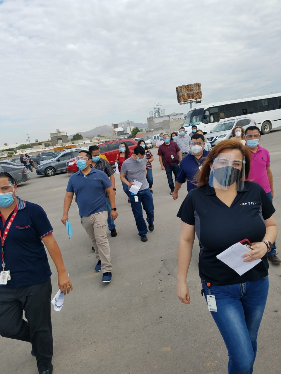 Traslada Aptiv a sus empleados a centros de vacunación en Juárez