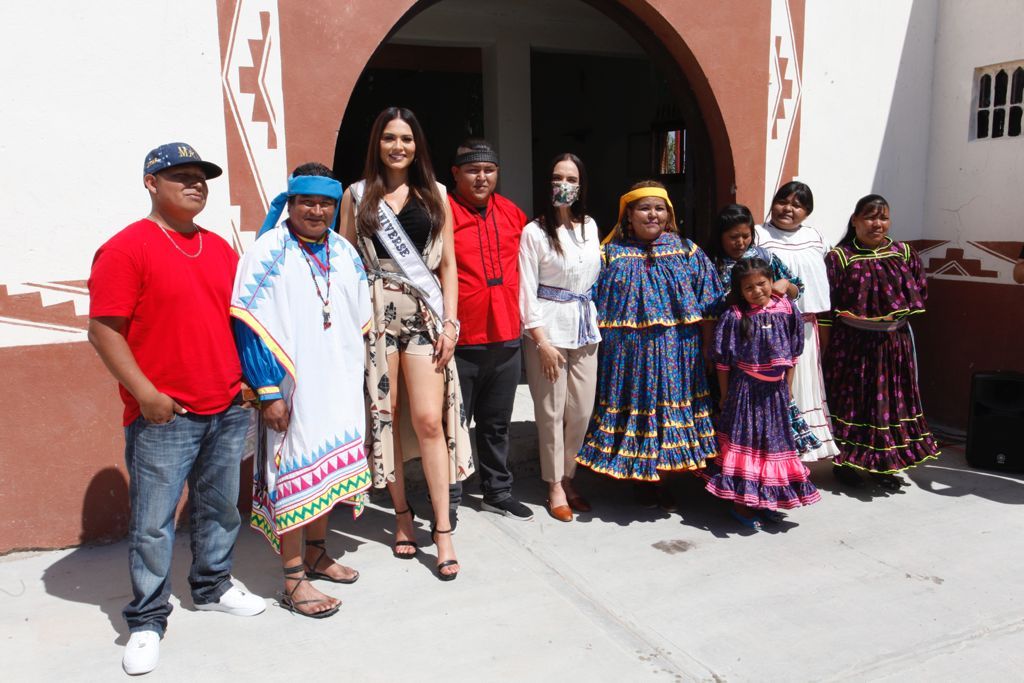 Visita Miss Universo a taller textil rarámuri