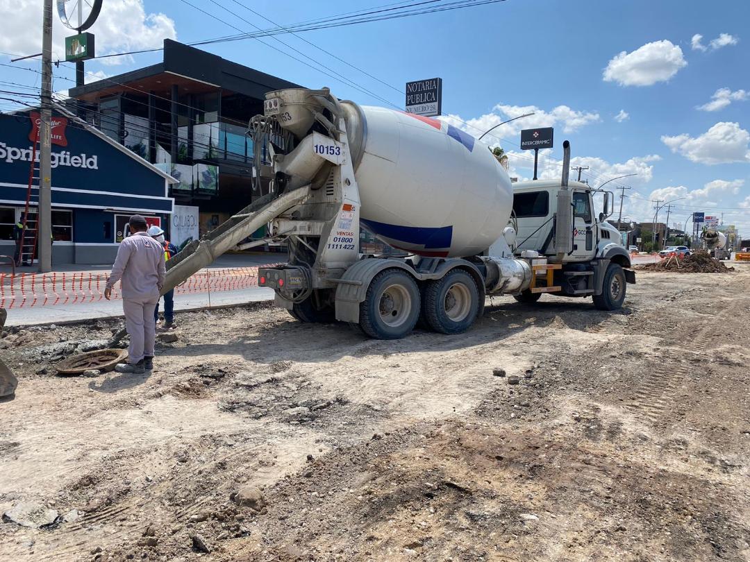 JMAS Juárez rellena colector en desuso con concreto, para evitar hundimientos