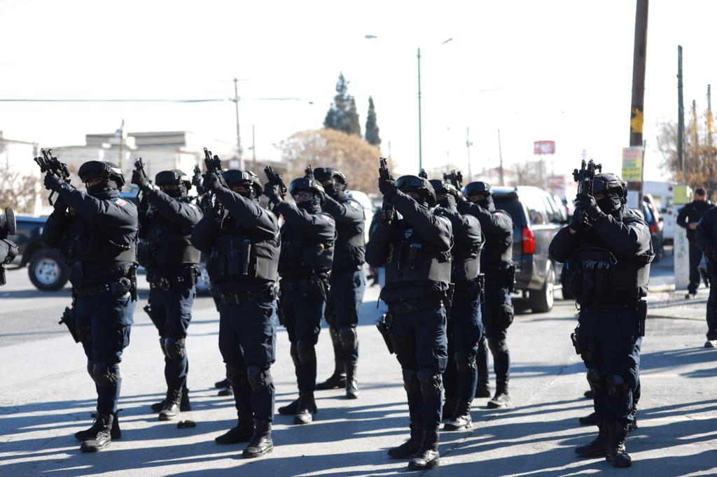 Con agradecimientos y comida, festeja el alcalde a policías de Juárez