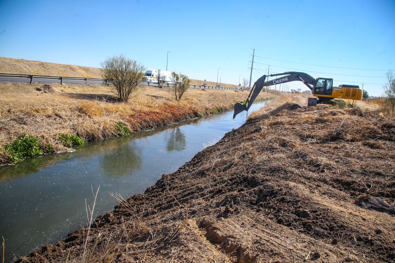 JMAS JUÁREZ en coordinación con otros organismos sanean Dren