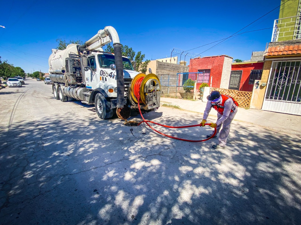 JMAS Juárez desazolva drenaje sanitario de Riberas del Bravo