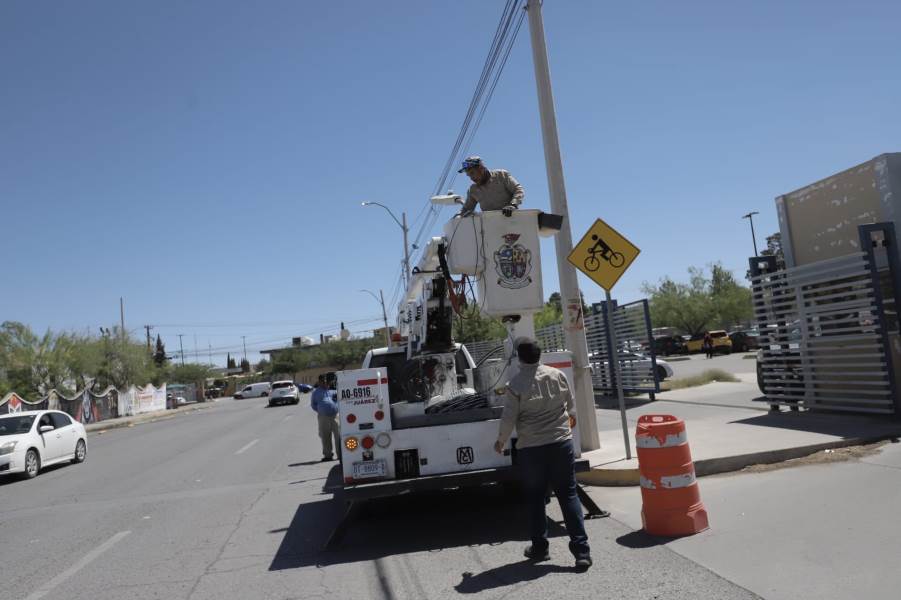 Llaman a usar canales oficiales para reportar fallas en alumbrado público